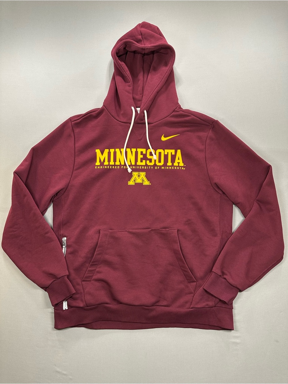 Nike University of Minnesota Sideline Standard Issue Dri-FIT Hoodie - Mens Large